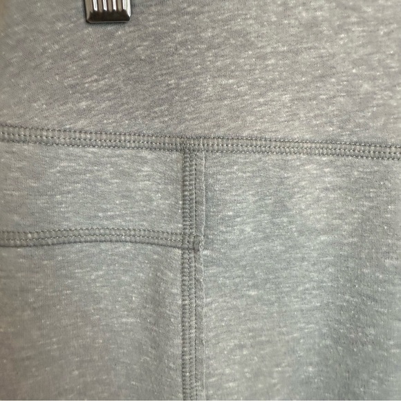 Athleta | Heathered Gray SoHo Pull-On Skirt - Picture 3 of 6